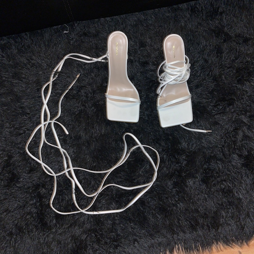 🔥🔛ALL WHITE TIE UP YOUR LEG SQUARE TOE 4 INCH HEELS👠SO MANY WAYS TO WEAR THEM - Picture 11 of 12